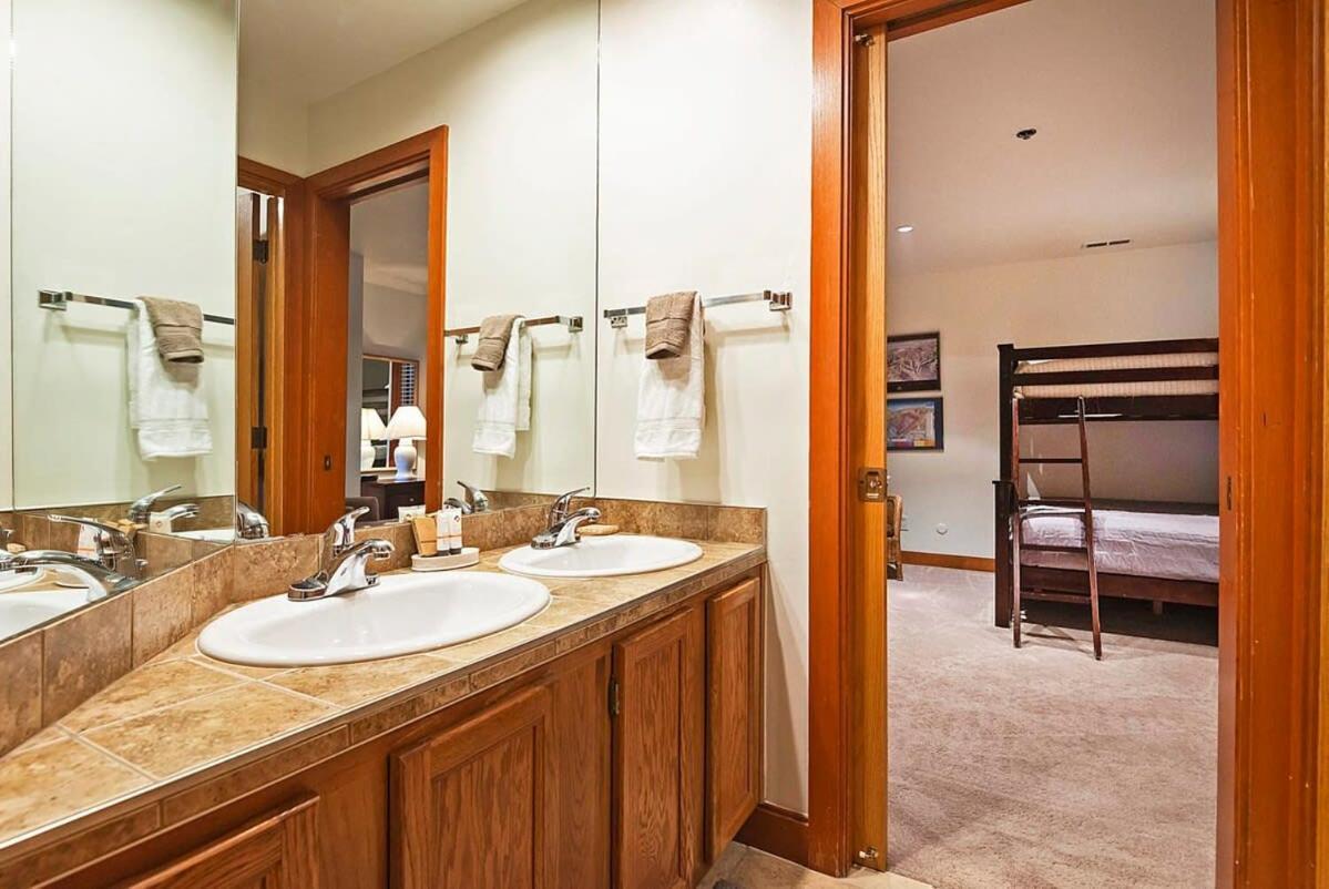 Stunning Location 2Bdr Condo Retreat Παρκ Σίτι Εξωτερικό φωτογραφία